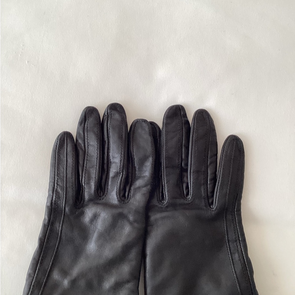 UGG Shorty Shearling-Cuff Leather Tech Gloves - image 8